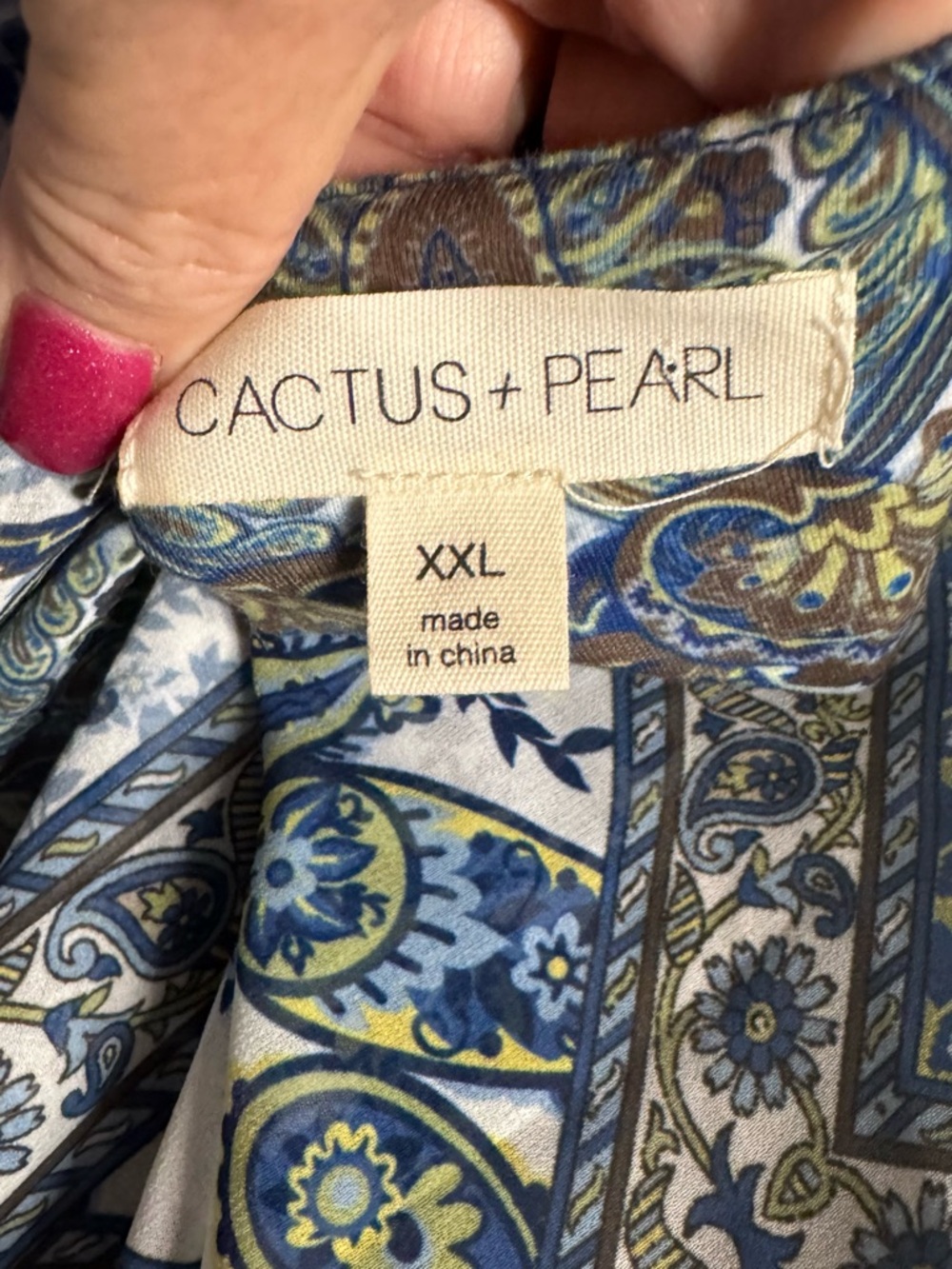 GORGEOUS Print V-Neck Flowing Top - Blue & Cream PLUS: 2X    #11 - Picture 9 of 9